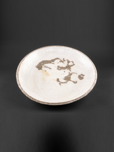 Csurgatott tál (fehér alap)